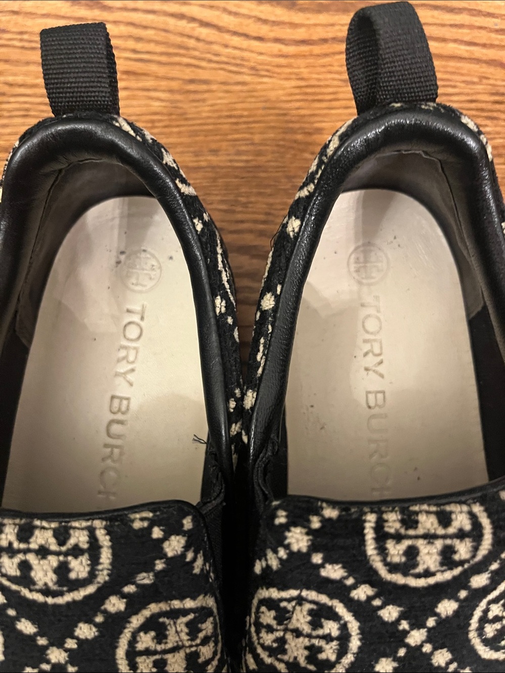 Tory Burch Soft Monogram Croco Embossed Slip On Sneaker size 8 - Picture 5 of 8